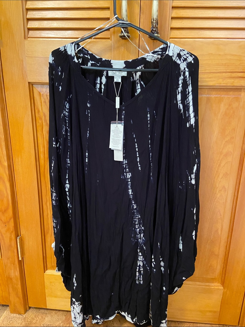 Black & White Tie-Dye V-Neck Long Sleeve Tunic